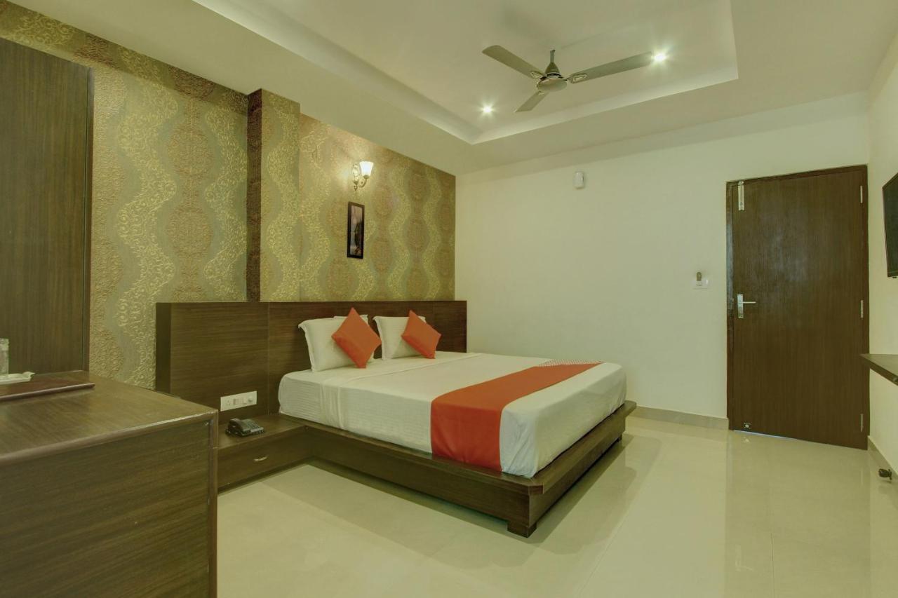 Capital O Hotel Samanvi International Belur  Esterno foto
