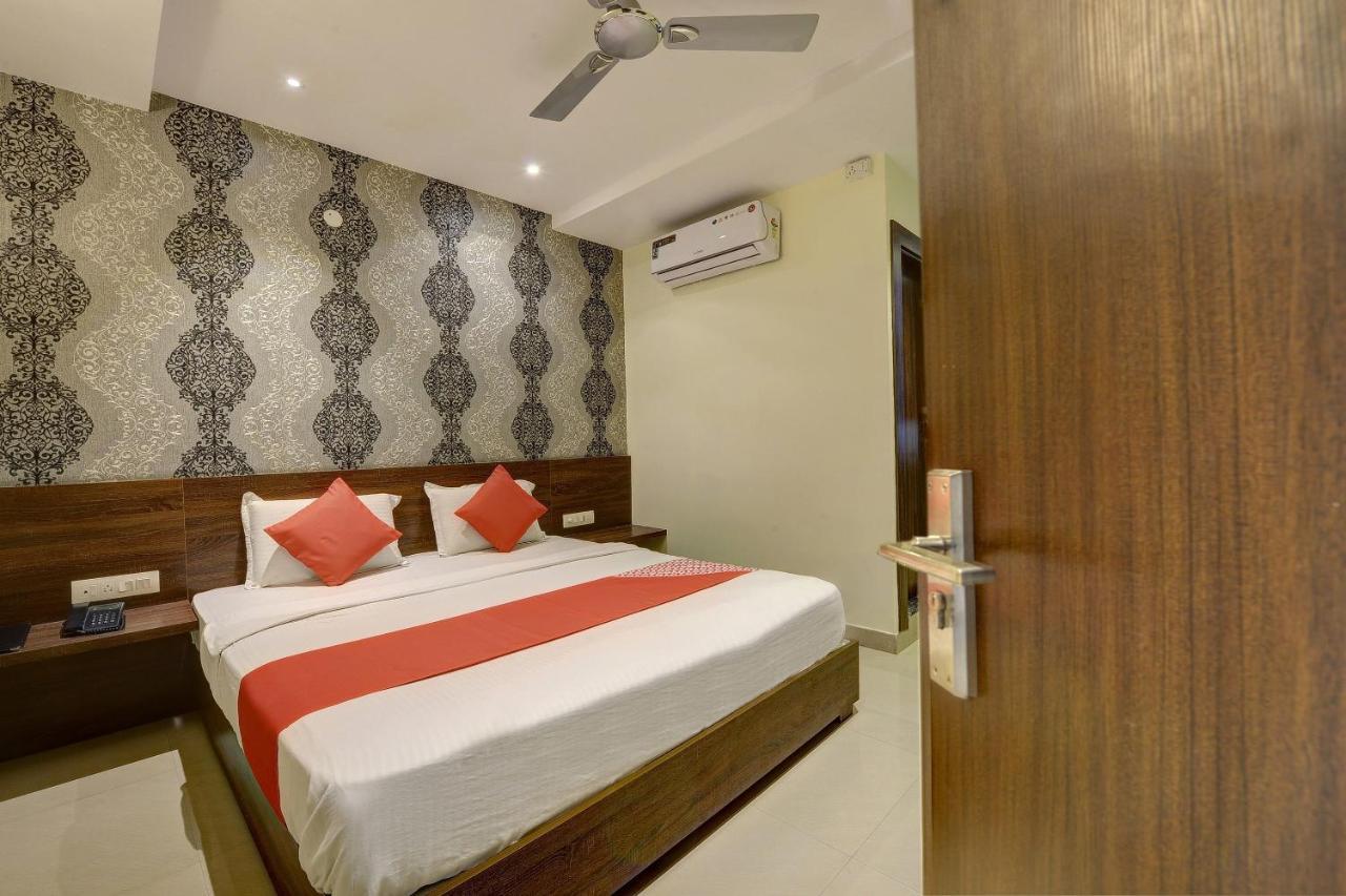 Capital O Hotel Samanvi International Belur  Esterno foto