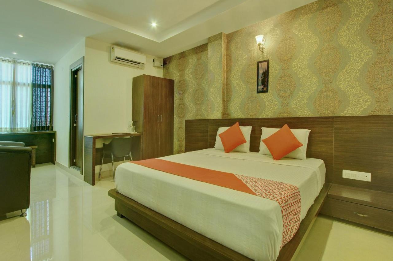 Capital O Hotel Samanvi International Belur  Esterno foto