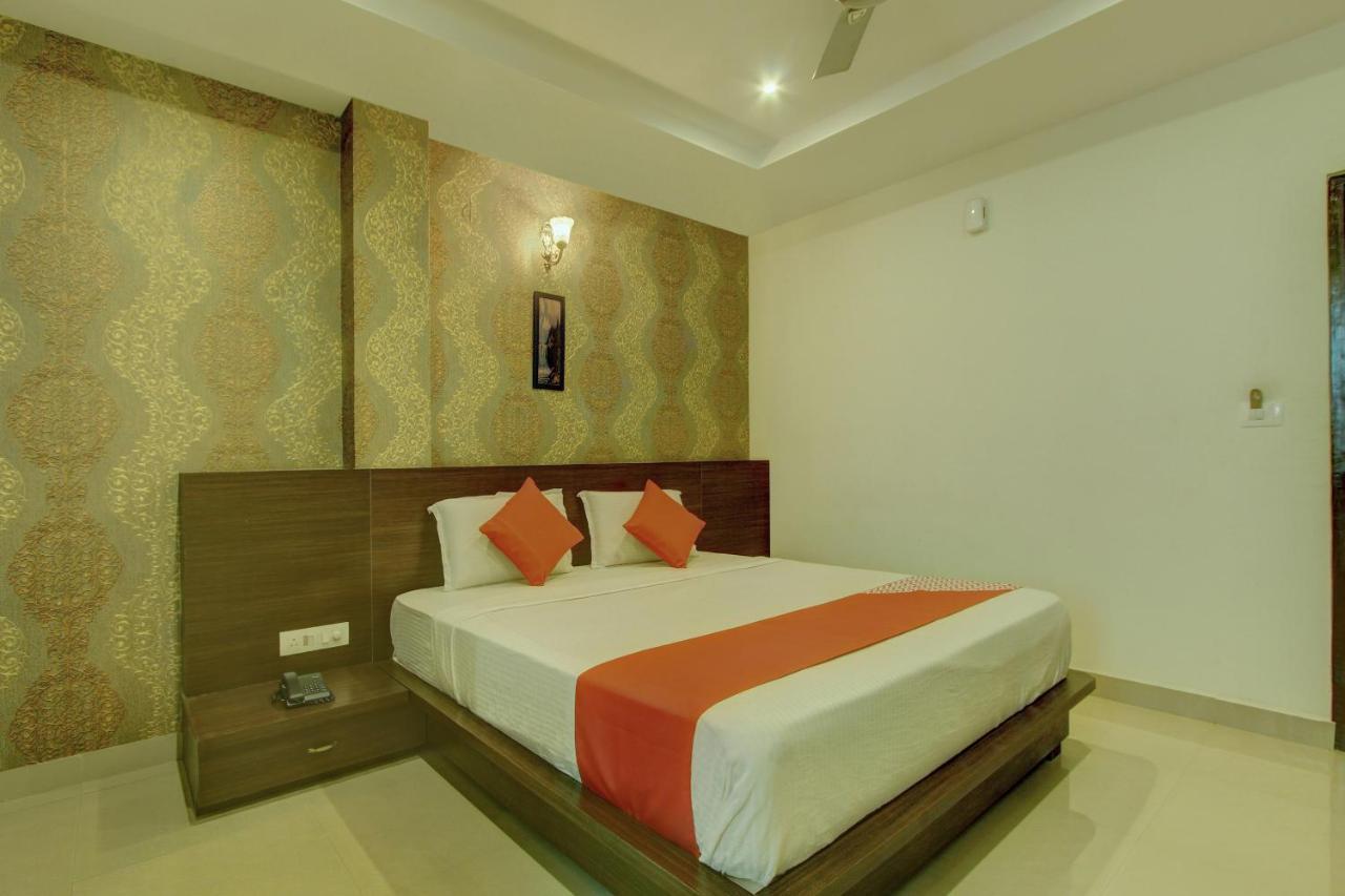 Capital O Hotel Samanvi International Belur  Esterno foto