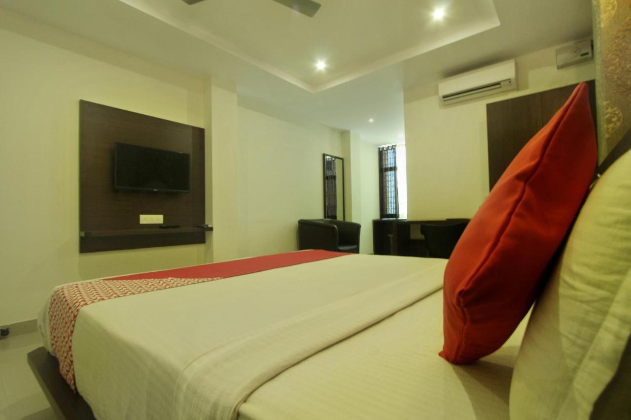 Capital O Hotel Samanvi International Belur  Esterno foto
