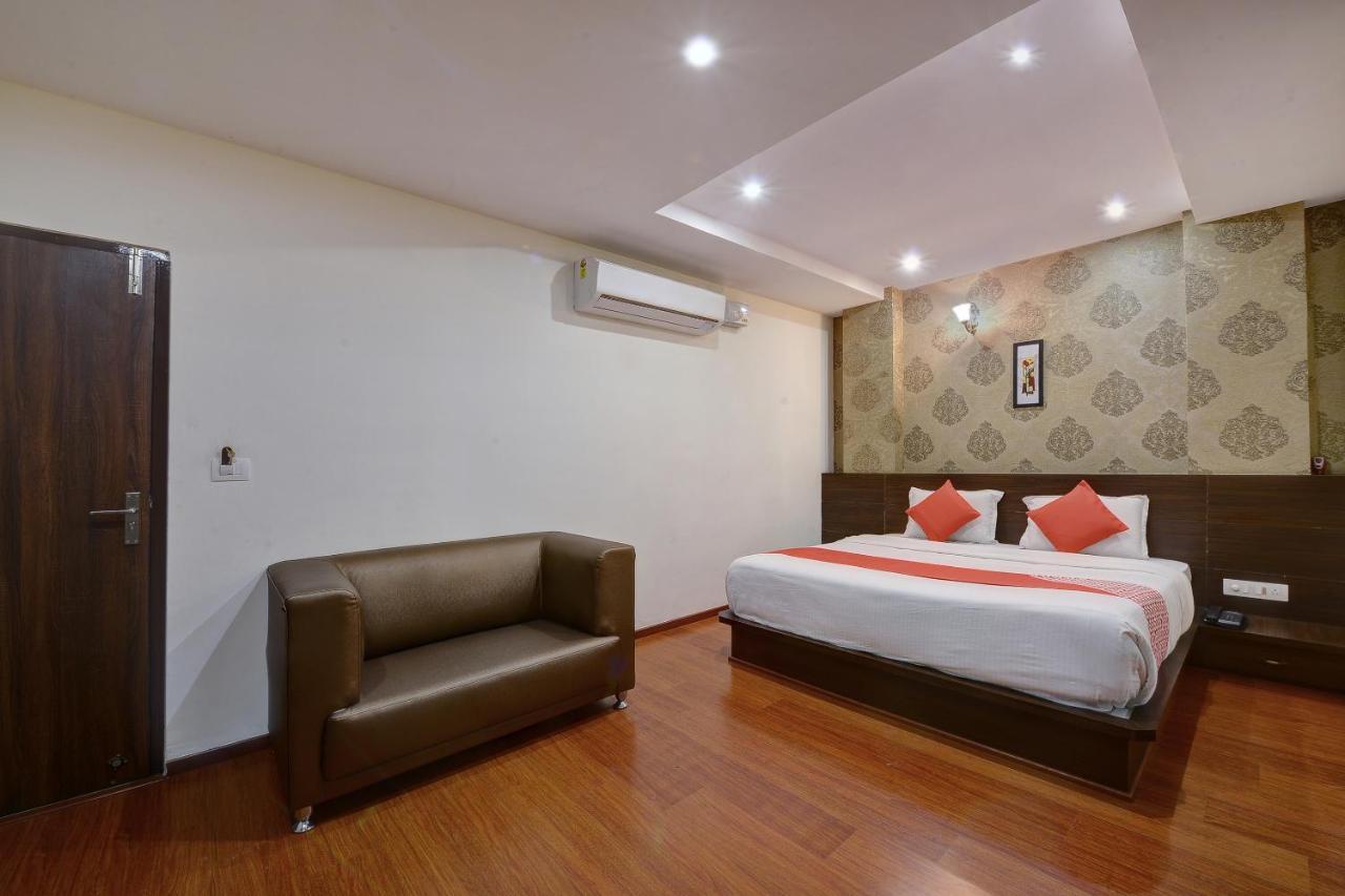 Capital O Hotel Samanvi International Belur  Esterno foto
