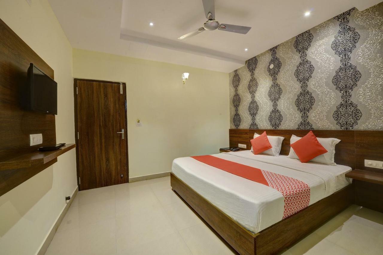 Capital O Hotel Samanvi International Belur  Esterno foto